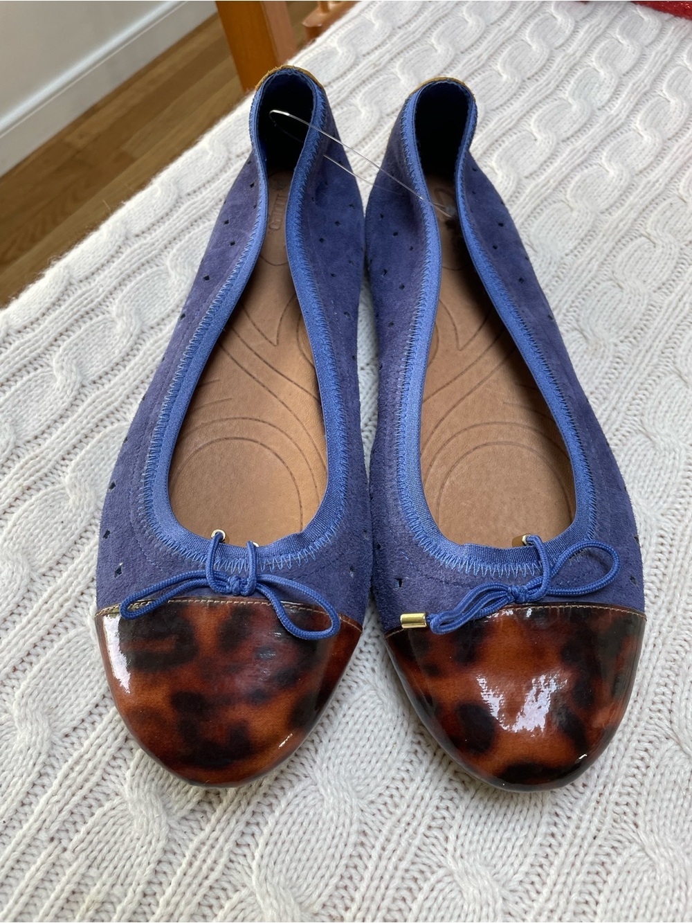 Clarks 10M Indigo Valley Stone Ballet Flat blue suede, glossy, tortoiseshell toe